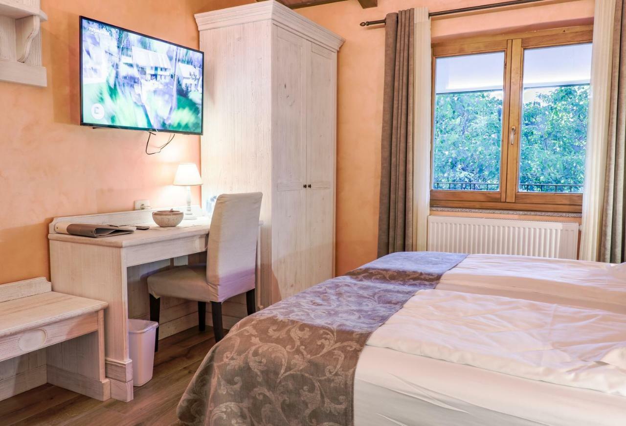 Cebron Family Estate Hotel Branik Bagian luar foto